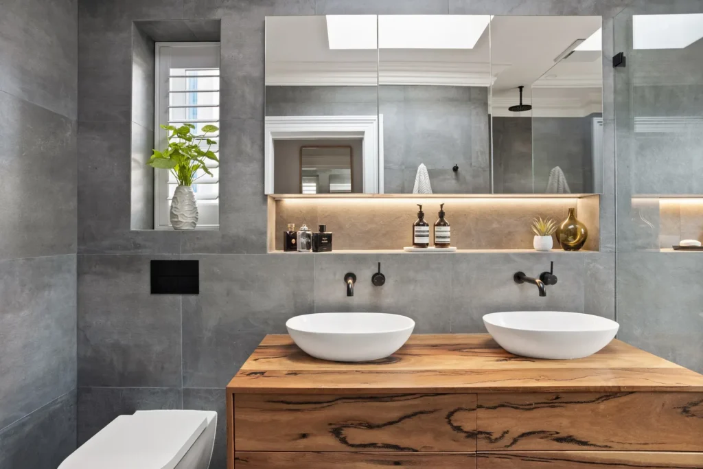 Bathroom in a heritage renovation in Surry Hills.